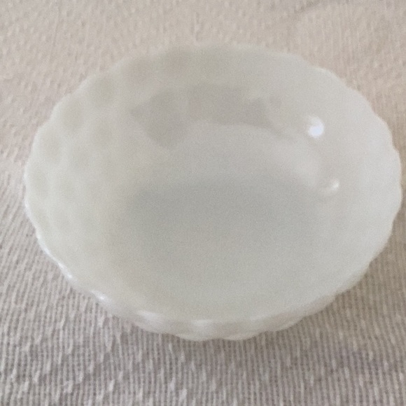 Milk Glass Bowl - Picture 2 of 7